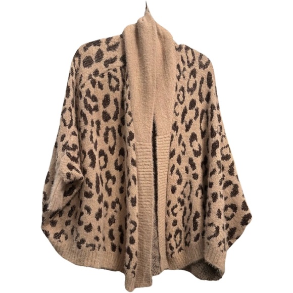 Anthropologie Leopard print cardigan sweater from. One size. Excellent Condition - Picture 5 of 11